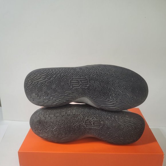 Nike Kyrie Flytrap IV Men's Basketball Shoes Black/Yellow - Size 7Y - Picture 2 of 5